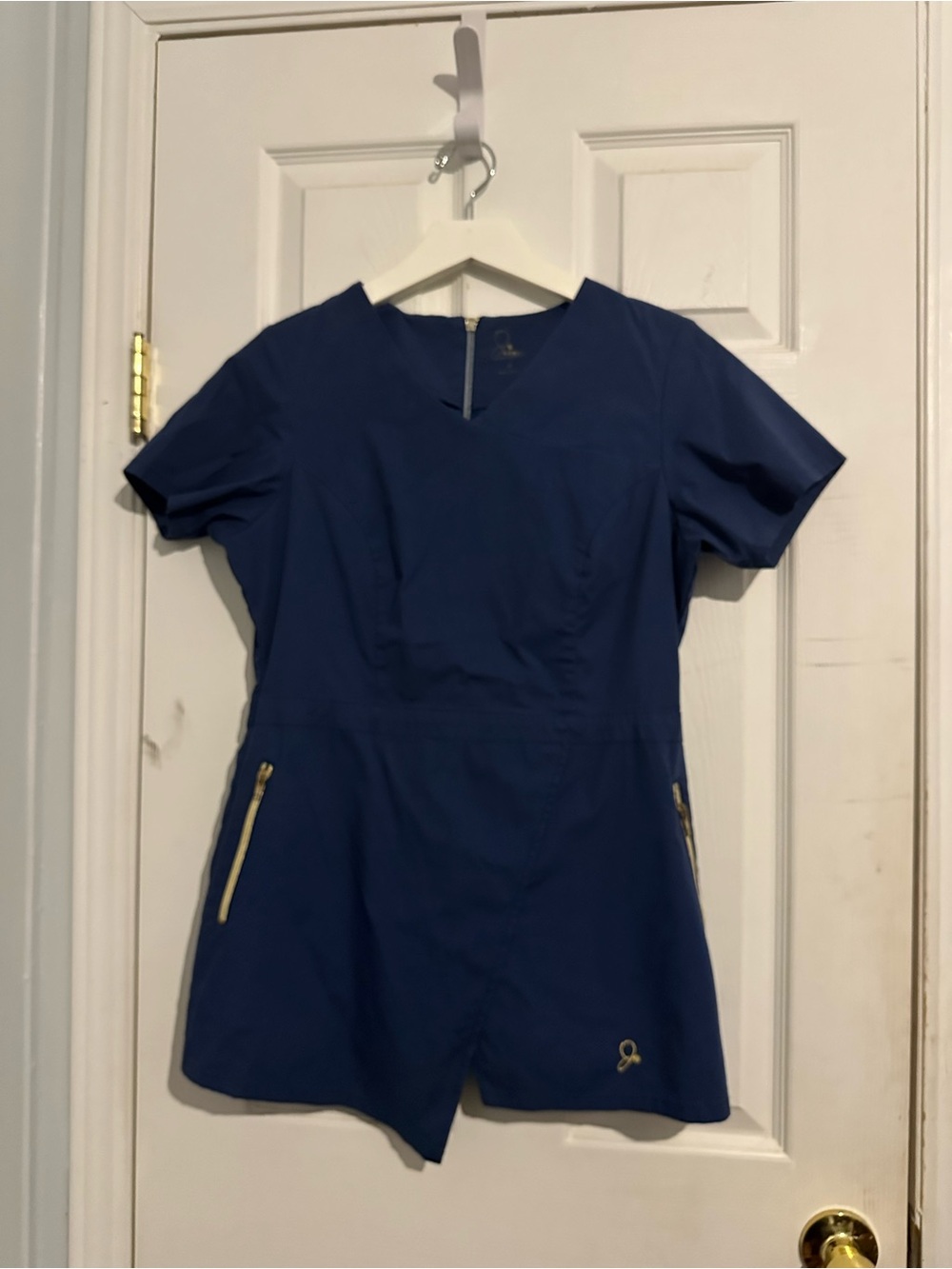 RARE Discontinued Jaanuu Tulip Gold-Zip Scrub Top – Estate Navy – Size M